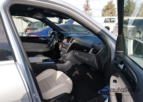 2013 Mercedes-Benz Ml 63 Amg 4Matic z USA, uszkodzony, nr VIN 4JGDA7EB0DA161087